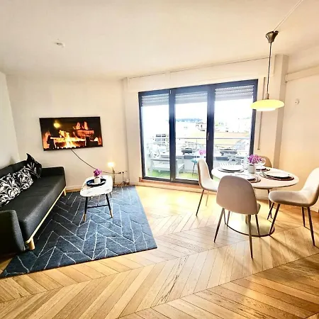 Apartman City&station Comfort-1br Flar W Terrace&parking Spaces *