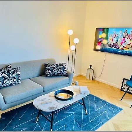 Appartement City&station Comfort-1br Flar W Terrace&parking Spaces
